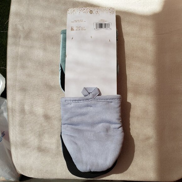 BNWT Disney Princess Neoprene Mini Oven Mitts, 2pk-Heat Resistant (OS) - Picture 3 of 6